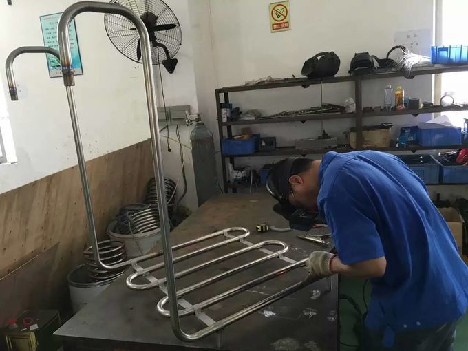 Z-formado sobre el acero inoxidable Heater For Water Heating 16 del pequeño tubo lateral